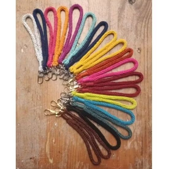 gantungan tali rajut (buat tali dompet/kunci)