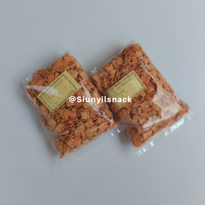

Keripik pangsit balado pedas manis | Kemasan 250gram