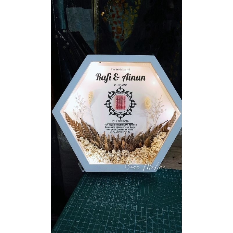 mahar hexagonal lampu