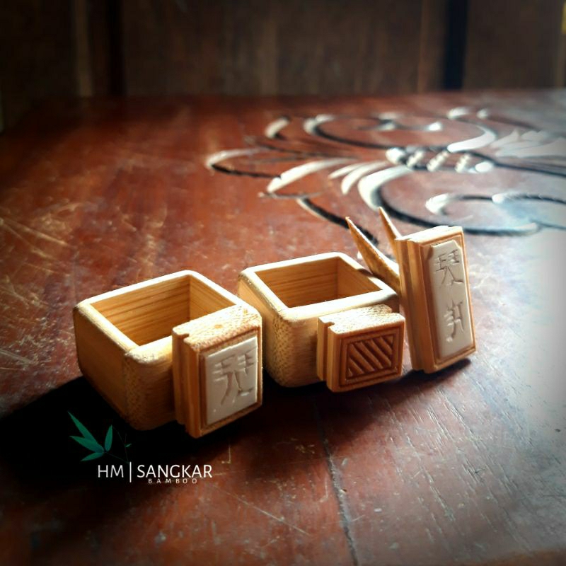 CEPUK PAKAN BURUNG ANTIK BAMBU MOTIF CHINA UKIR CUKIT