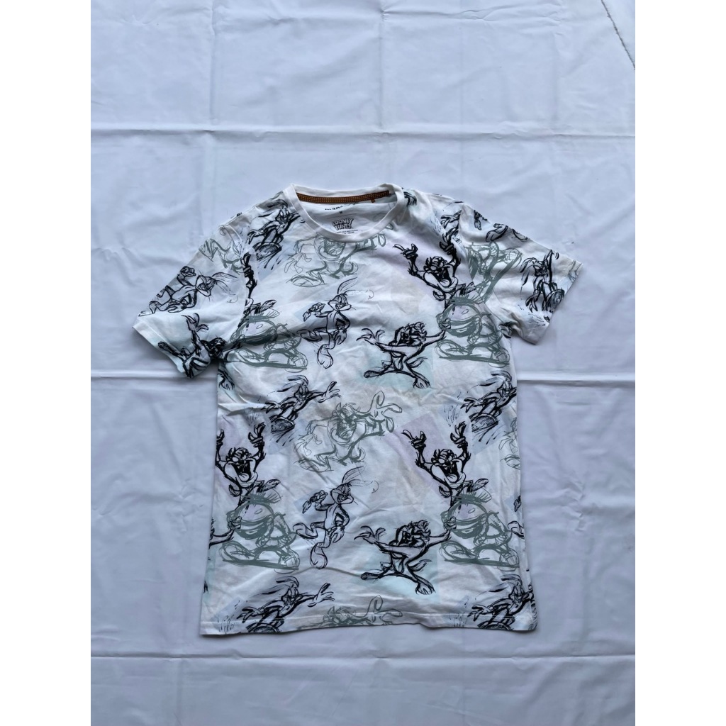 [Preloved] Kaos Looney Tunes Manzone