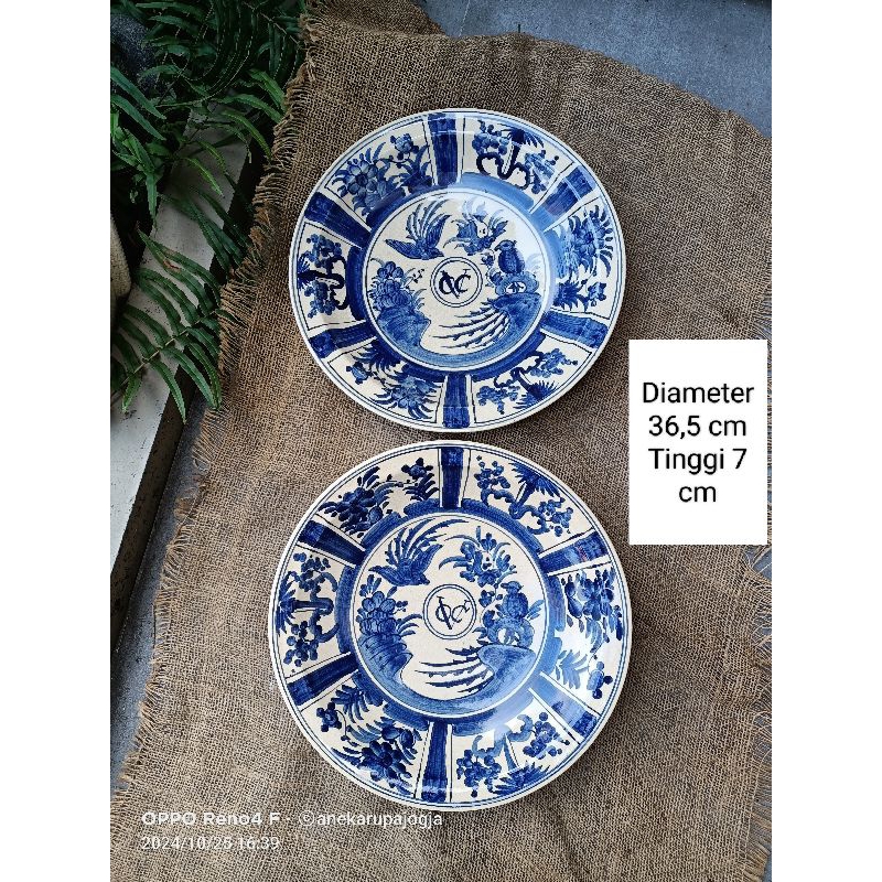 2 buah piring dekorasi gantung keramik lukis biru putih motif voc