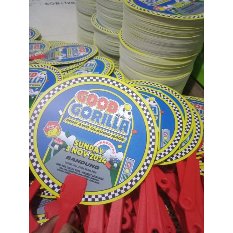 

kipas tangan. 15x15 laminasi .bahan art carton 310 gsm hand fan .atribut pilkada .media promosi.cetak 2 sisi.custom. undangan kipas