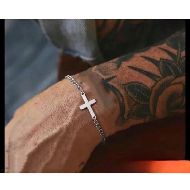 GELANG SALIB RANTAI TITANIUM  SILVER ANTI KARAT GELANG TANGAN TITANIUM RANTAI SALIB SILVER PRIA