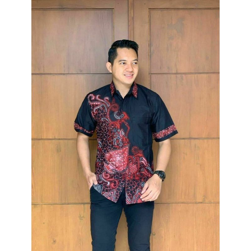 Kemeja Batik PRIA Bahu Pendek Motif Wayang Semar mesem