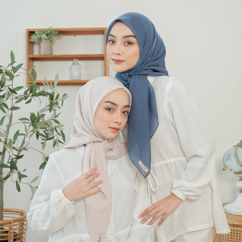 Alqeera - Basic Plain Malay DEFECT (Hijab Segiempat Polycotton Bella Square)