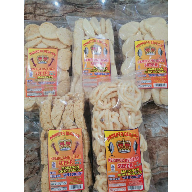 

KERUPUK IKAN TENGGIRI MAHKOTA BERLIAN 250GR KERUPUK BANGKA KEMPELANG
