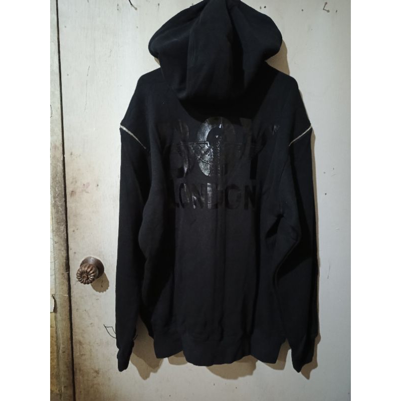 Hodie zipper boy London black on black