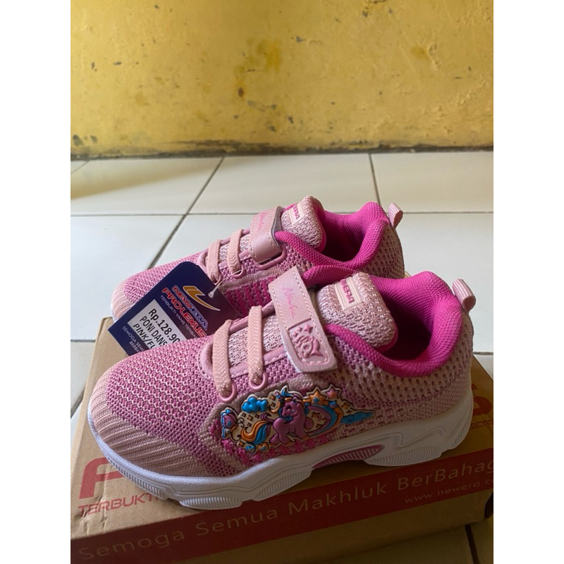 Sepatu Anak Perempuan New Era (original)