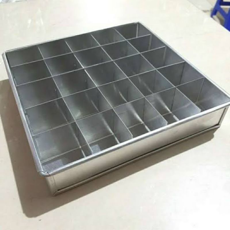 Loyang brownies sekat 20x20cm isi 25 kotak / Loyang kue brownies aluminium / Loyang kue murah