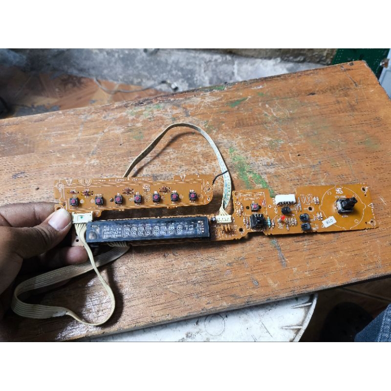 panel depan dvd home theater polytron PHT170HD