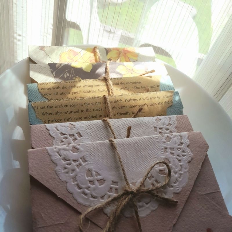 

Vintage Greeting Card by Bondarie (free request stamp) | Greeting card vintage, kartu ucapan vintage, kartu ucapan kertas daur ulang