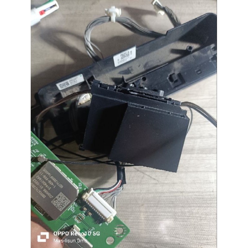 Waifi & sensor tv sony kd 49x7500f - ir tv sony kd49x7500f ... SENSOR DAN TOMBOL TV SONY IR SENSOR R