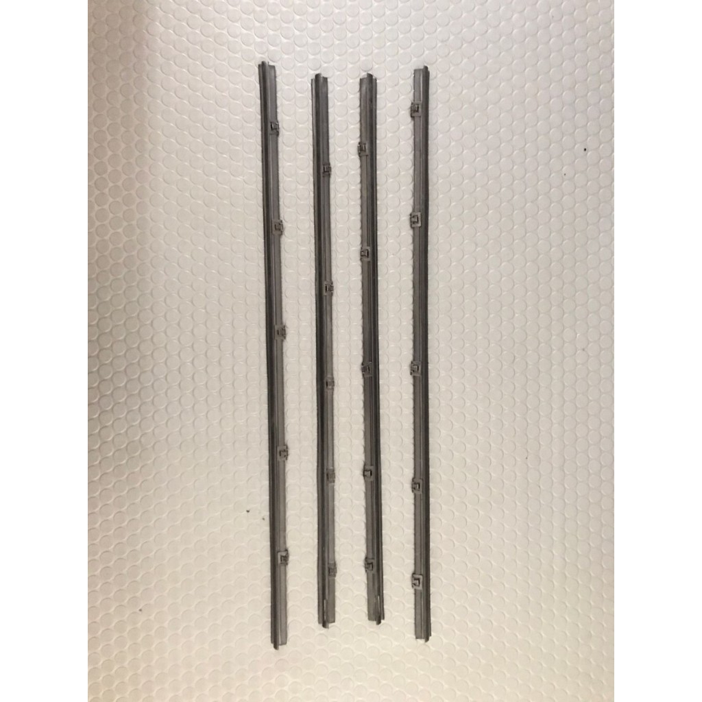 Karet Pelipit Kaca Luar Dalam Depan Toyota Kijang Grand & Kijang Super – 1 Set