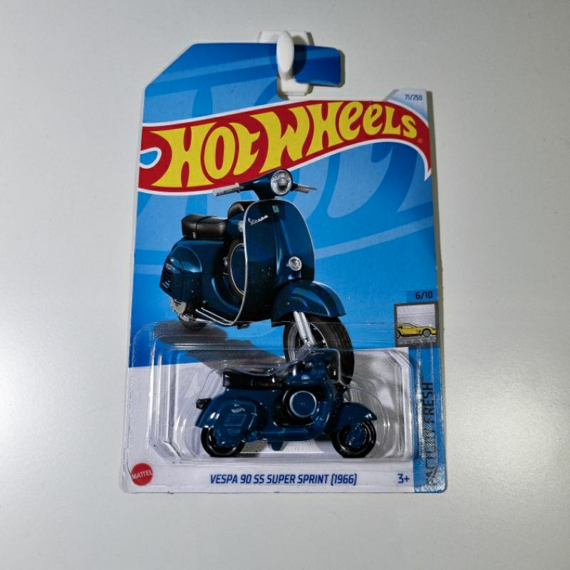 Hot Wheels Vespa 90 SS
