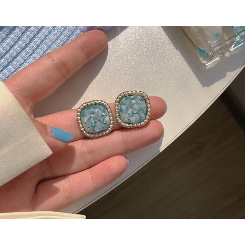 Anting fashion permata biru