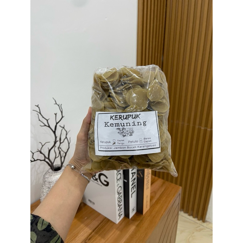 

KRUPUK TERIGU, KRIPIK TERIGU, OLEH-OLEH MALANG