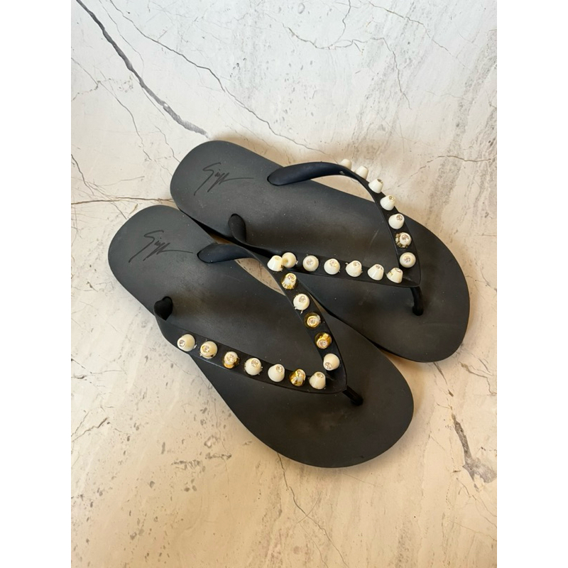Giuseppe Zanotti/ giuseppe zanotti sendal/ sendal santai/ sandal/ sandal jepit