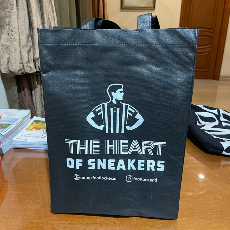 

[READY LANGSUNG KIRIM] PAPERBAG FOOT LOCKER LARGE