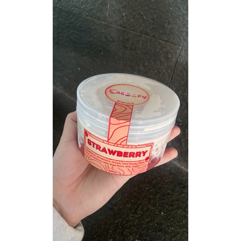 

Strawberry Creamy Sago