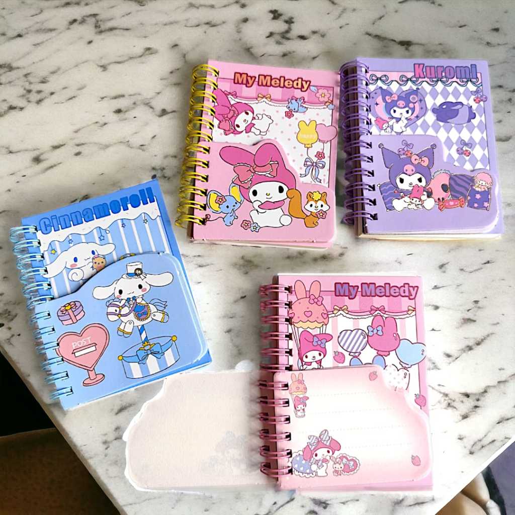 

GEM - BUKU BINDER LUCU | BUKU BINDER DOUBLE SANRIO | BINDER BOOK | CAPYBARA | LABUBU | SANRIO | KUROMI | MELODY | CINAMORROL | MOROL | POMPOMPURIN | POCACCHO | MINI MEMO | BUKU MEMO KECIL | CUTE BINDER BOOK | BUKU DIARY