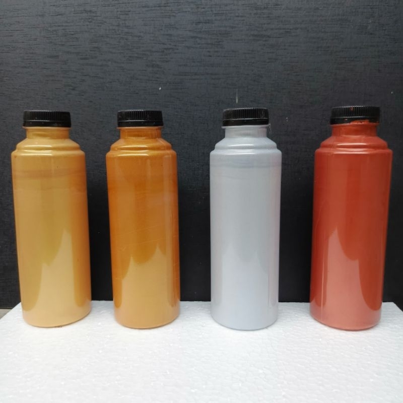 

HJK Cat Akrilik Metalik Glossy Premium Kemasan Botol Besar 250ML dan 500ML Gold Honey Silver Bronze