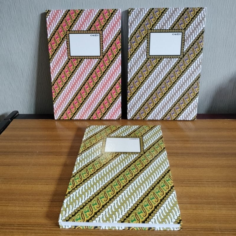 

Buku Hardcover Okey uk. Folio isi 200 lembar Bergaris (Tema/Motif Acak) (per 1 pcs)
