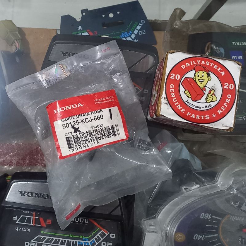 GUIDE DRAIN HOSE BESI KLEM PEGANGAN SELANG PENAFASAN KNALPOT HONDA TIGER 2000 REVO ORIGINAL ORI 5012