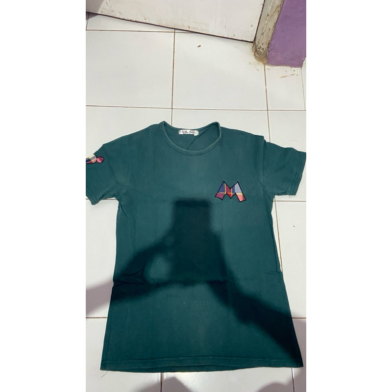 kaos hijau botol