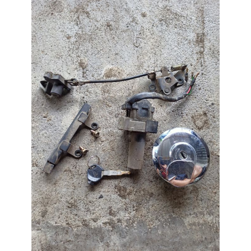 kunci kontak set Tiger Revo tirev original copotan