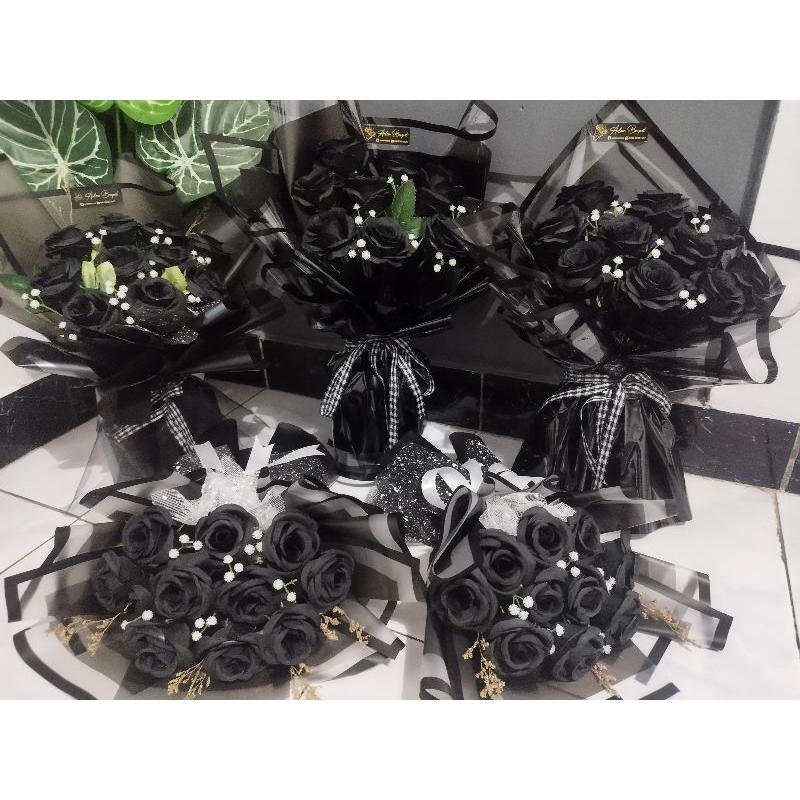BUCKET HITAM BUKET COWOK-BOUQUET HITAM ELEGAN-MAWAR HITAM PREMIUM