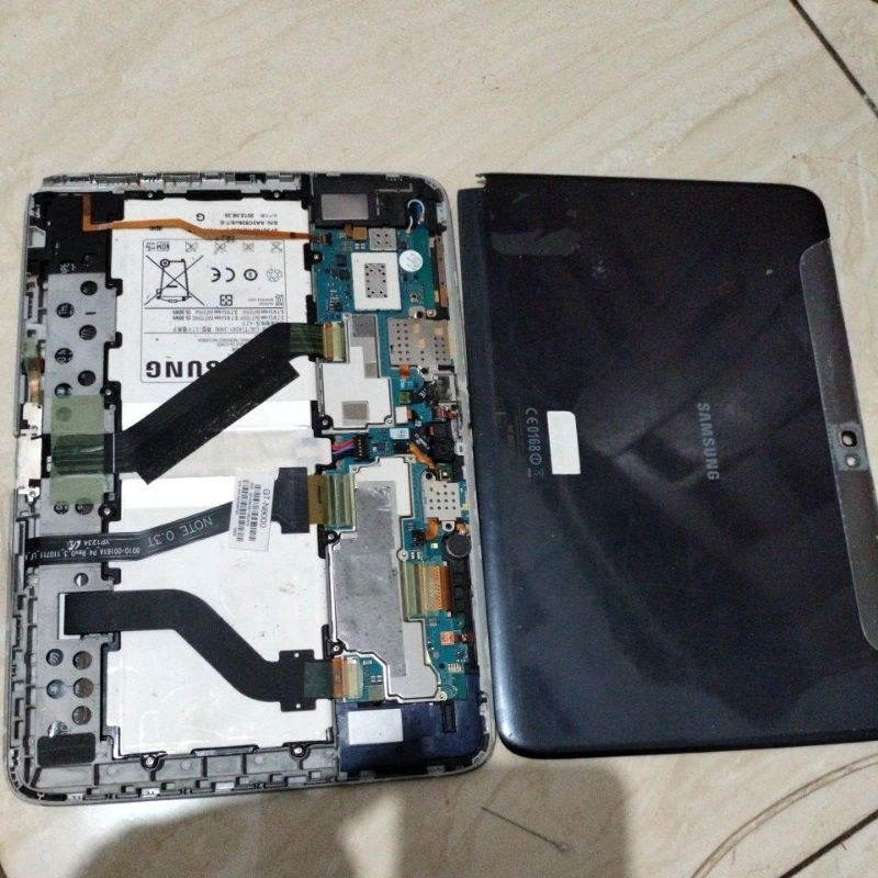 Tab Samsung 10.1 GT-N8000 original minus baca deskripsi...