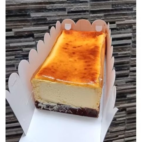 

Brownie Burnt Cheese Cake Momsya Bakery