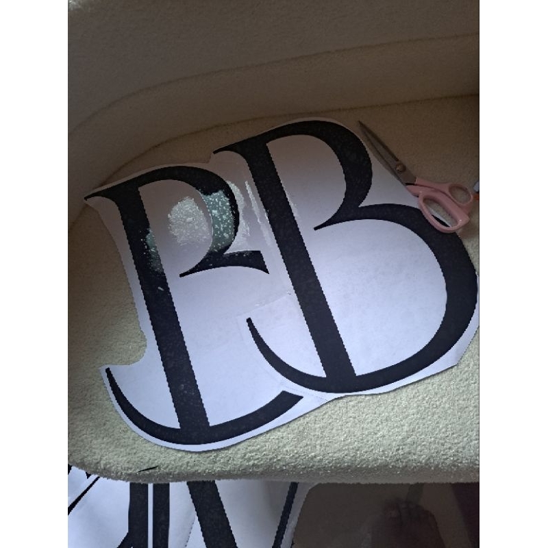 

Inisial Sticker Cutting Besar Dekor BB