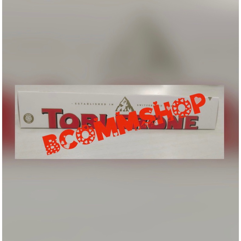 

Diskon Spesial TOBLERONE WHITE CHOCOLATE WITH HONEY ALMOND NOUGAT 1 Gram