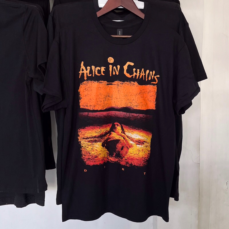 ALICE IN CHAINS - DISTRESSED DIRT