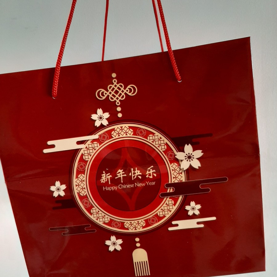 

10 Pcs Paperbag Motif Imlek Lucky Charm Merah Tas Parcel Imlek Ukuran 27 x 27 x 25 Cm