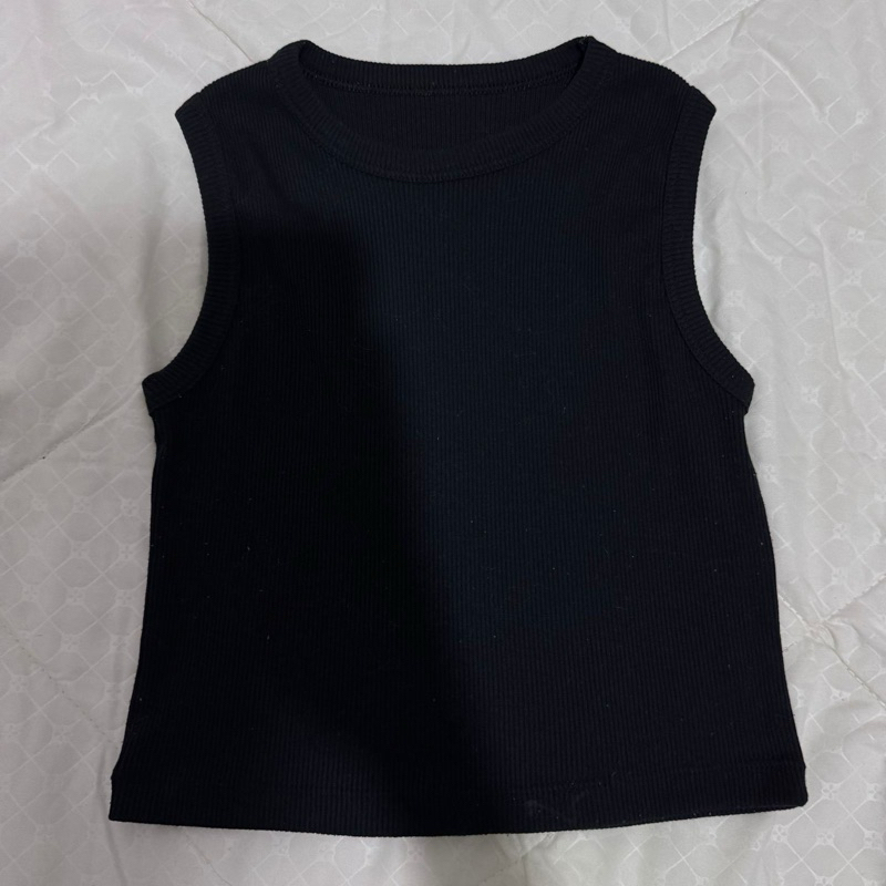 BLACK RIBBED TOP