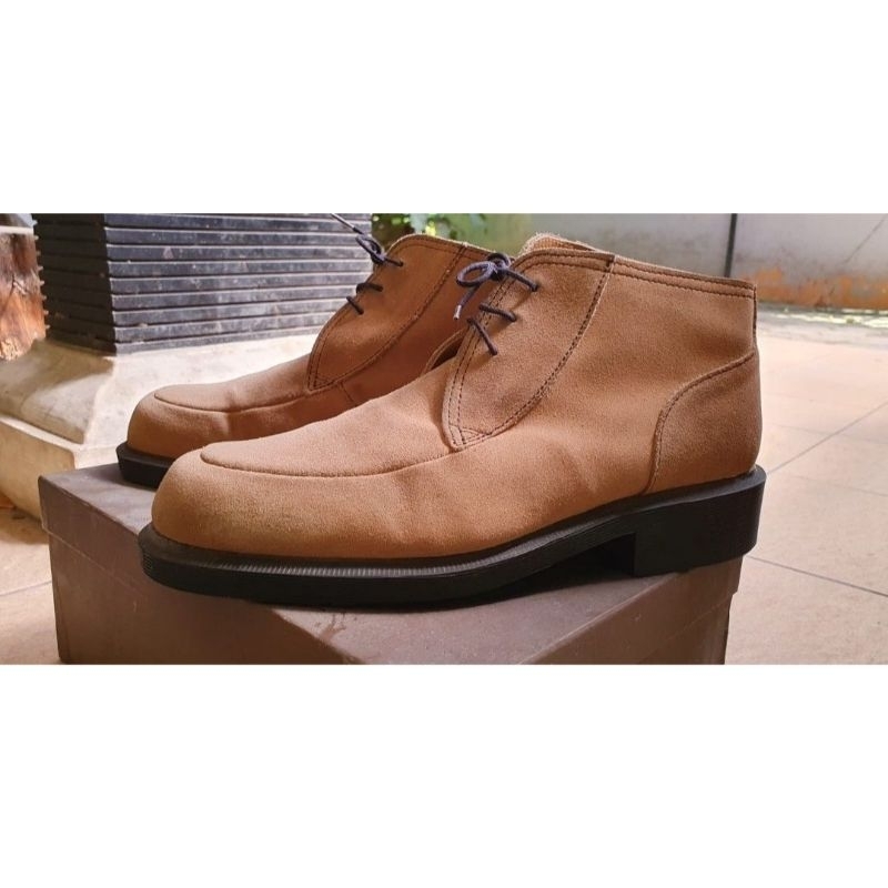 preloved sepatu DR. martens original suede pria cowok coklat muda