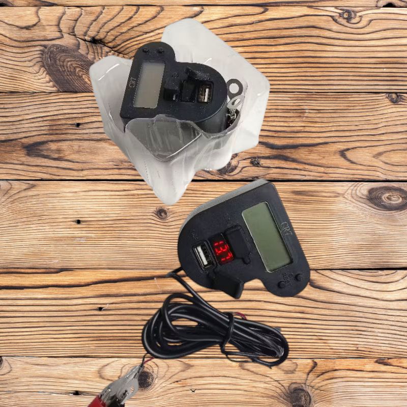 VOLTMETER JAM 3IN1 DIGITAL PLUS DOUBLE USB WATERPROOF BREKET STANG UNIVERSAL