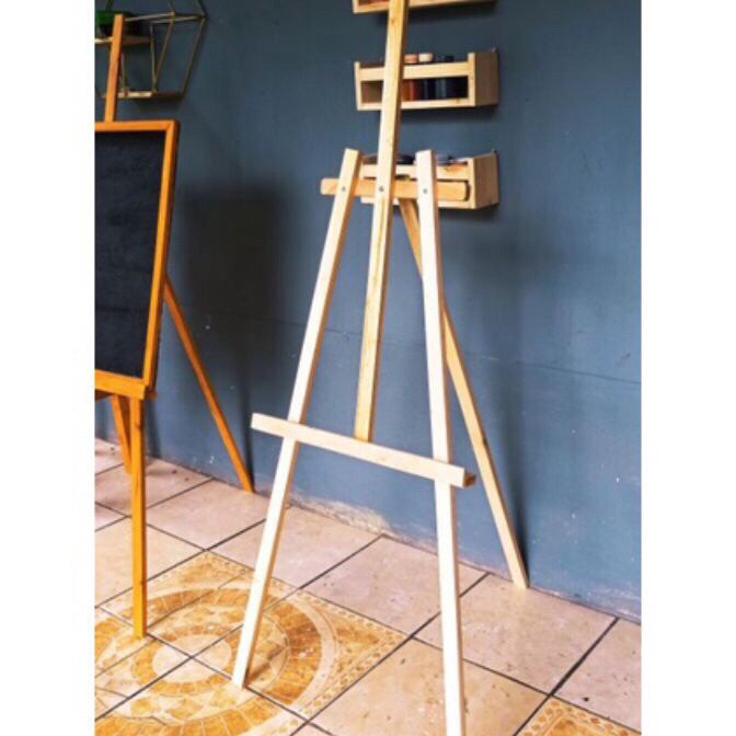 

KP8 wooden easel 13 cmstanding tripod kayustand lukis stand foto standing frame akrilik standing poto prewedding kayu aesthetik
