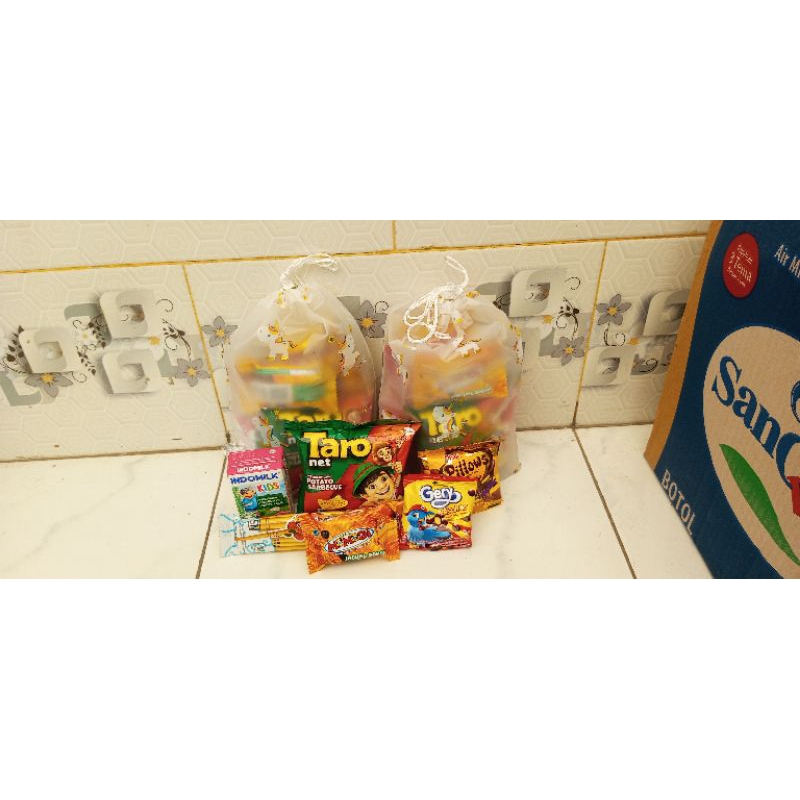 

Hampers Snack ultah anak Bingkisan Snack ultah anak Pouch Serut Abc