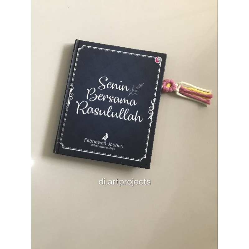 

Macrame Bookmark | Flower bookmark | Pembatas Buku