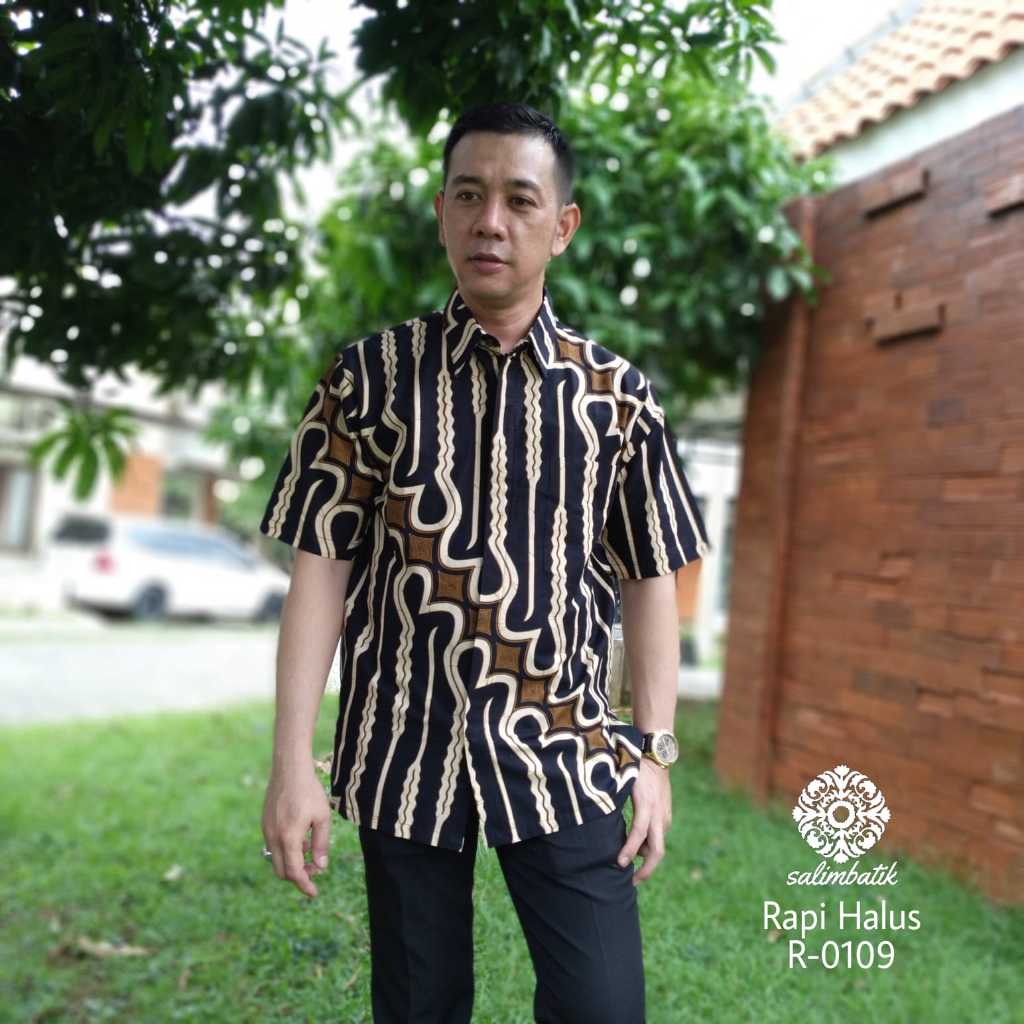 Batik Keren dari Pusat Batik Pasar Klewer Solo Indonesia