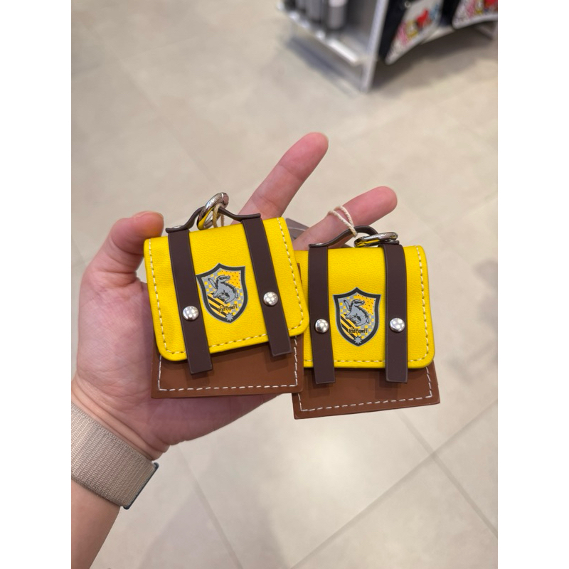 READY STOCK MINISO X HARRY POTTER HUFFLEPUFF AIRPODS CASE 2nd generation gen TWS HEADSET EARPHONE PR