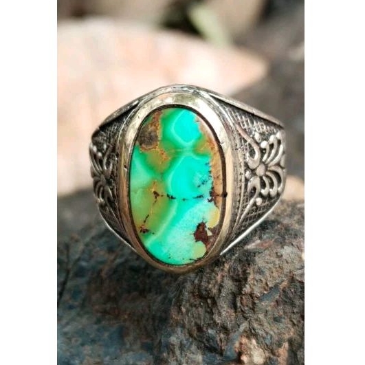 pirus Persia gambar pocong