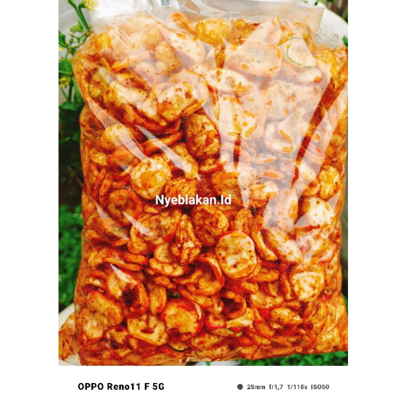 

Krupuk Seblak Krupuk Bawang Seblak Kering Bantet Pedas Daun jeruk 1kg