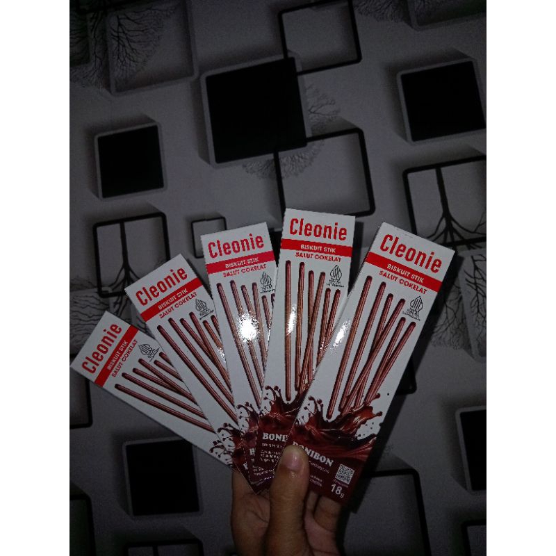 

cleonie biskuit stik salut cokelat 1 pcs