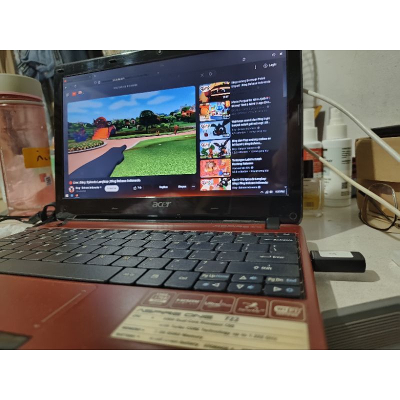 Laptop Natebook Acer Aspire 722 Ram 2GB - Merah