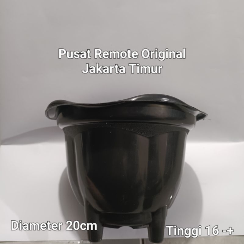 POT TANAMAN BUNGA POT PLASTIK KAKI 20CM POT DIAMETER 20CM X 16CM